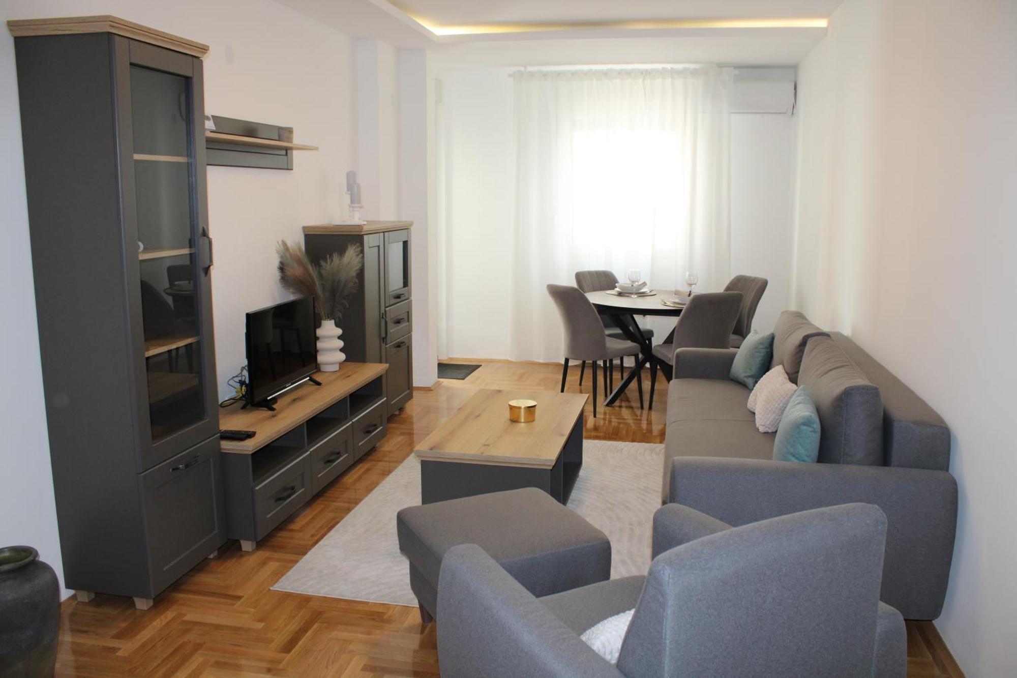 M Apartment *