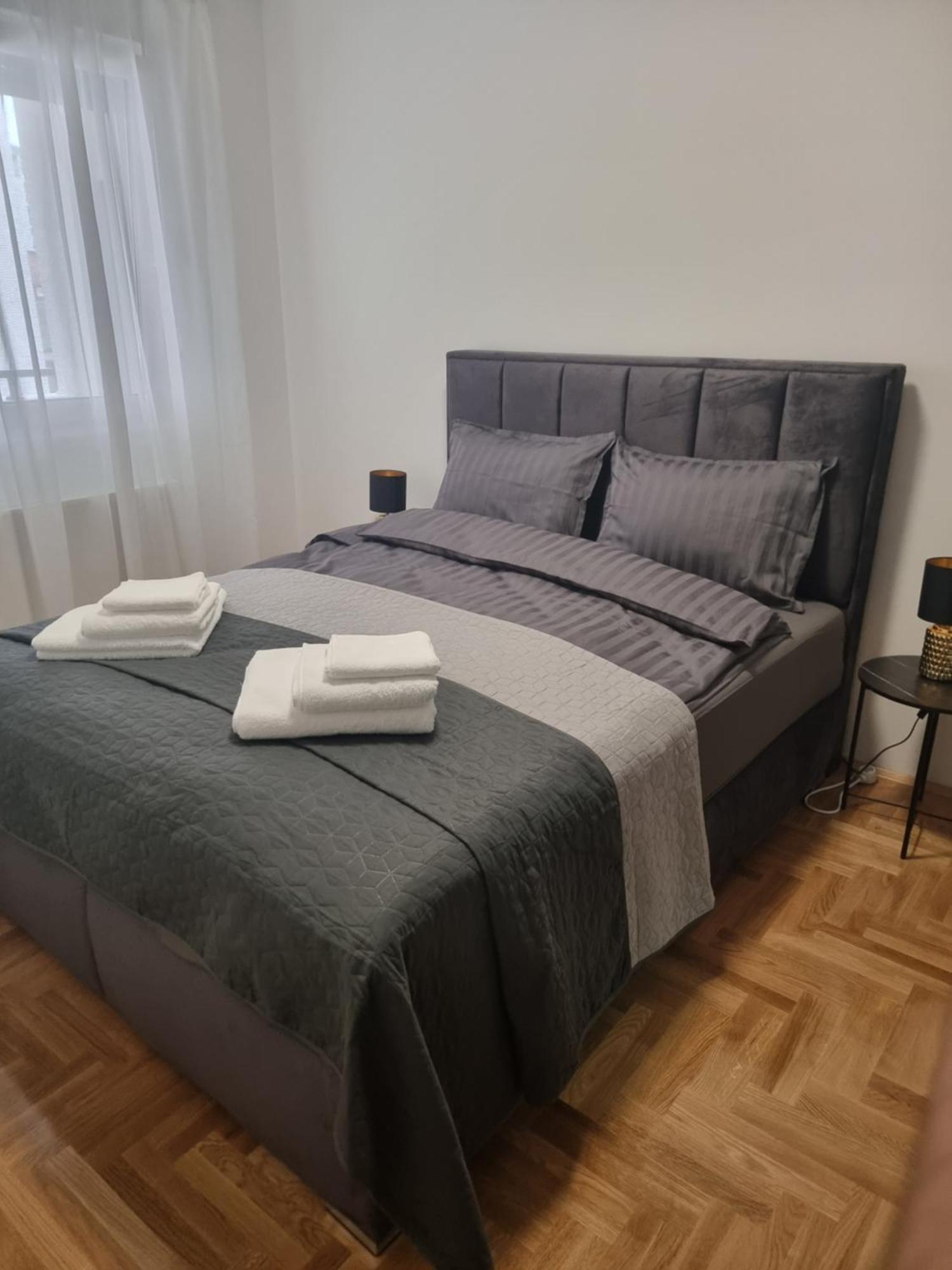 Apartment M *